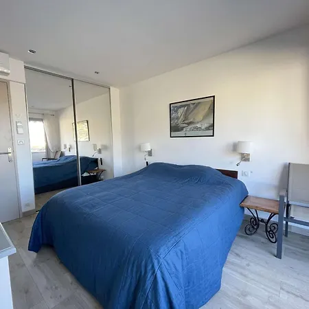 T2 - Centre-ville Lavandou - Parking - Climatisation - Fr-1-308-203 Appartement *